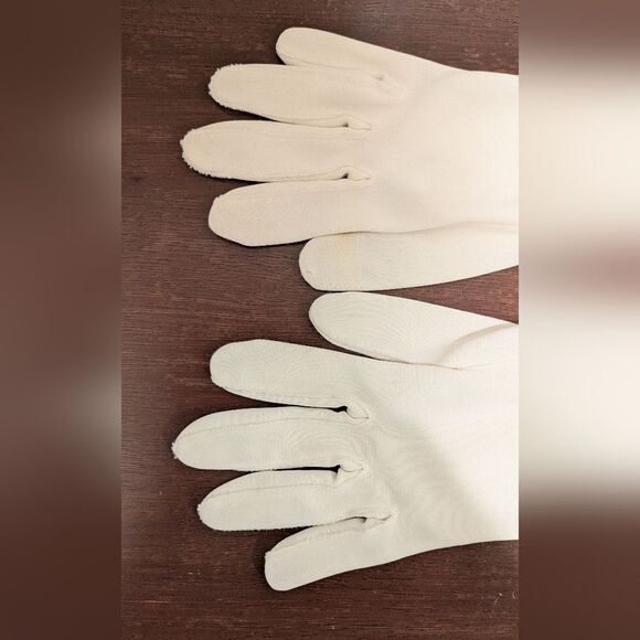EUC Lovely Vintage Faux Button Mid-Arm Length Day Gloves - Picture 3 of 4